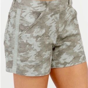 Spanx Womens Camo Print Stretch Twill Pull On Shorts Grey Olive High Rise S